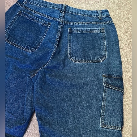 SHEIN Women’s High-rise Cargo Blue Jeans {PLUS SIZE} - Picture 5 of 6